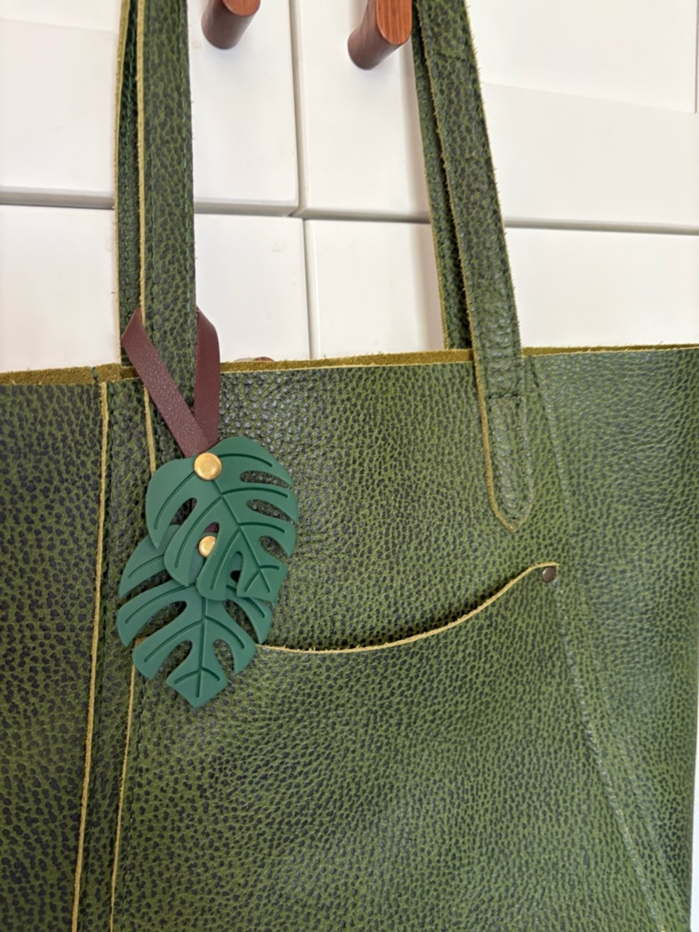 Portland Leather Classic Green Leather Tote Bag Large - Picture 11 of 15